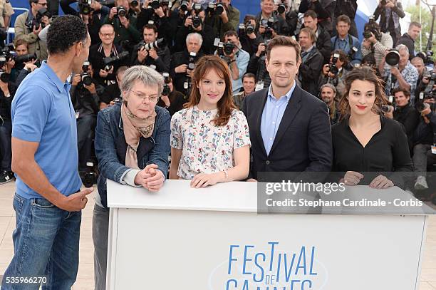 Roschdy Zem, Anais Demoustier, Pascale Ferran, Josh Charles and Camelia Jordana at the "Bird People" Photocall during 67th Cannes Film Festival