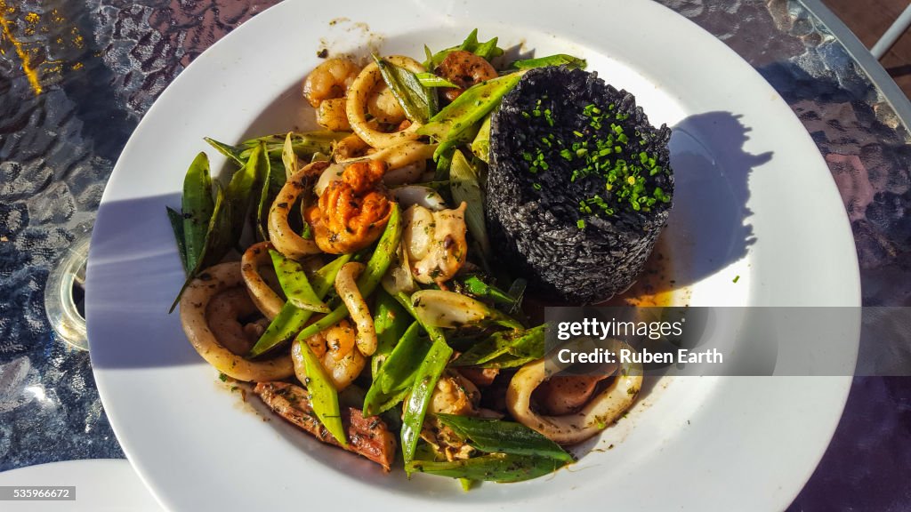 Black Rice with squid and vegetables