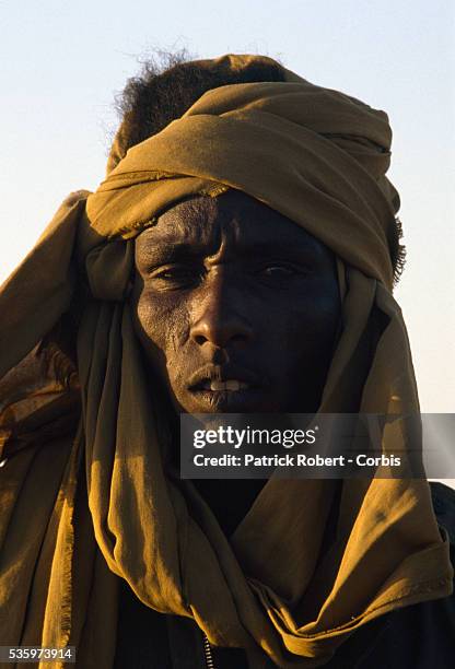 Soldier with the Forces Armees Nationales Chadiennes , or National Army of Chad, wears a turban in Faya-Largeau. The FANT mission in early 1987 was...