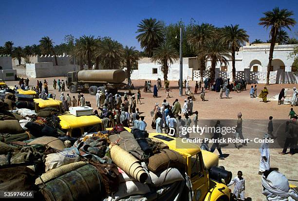 For the first time in four years, Chadian refugees who fled the Libyan invasion return to the country with their belongings packed on trucks. In...