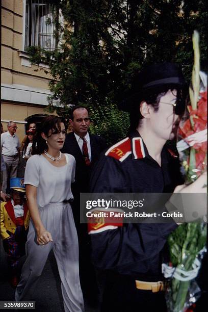 MICHAEL JACKSON AND LISA MARIE PRESLEY IN BUDAPEST