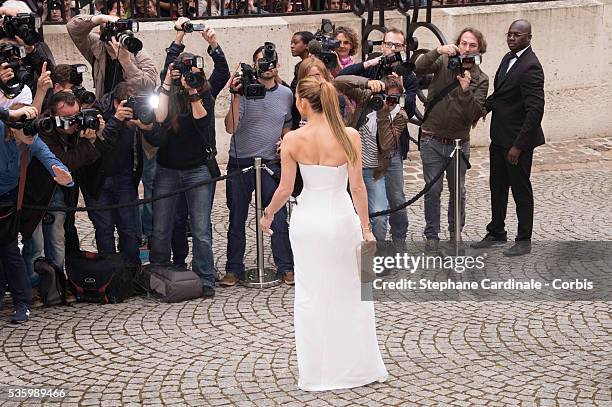 Jennifer Lopez attends the Versace show as part of Paris Fashion Week - Haute Couture Fall/Winter 2014-2015 on July 6, 2014 in Paris, France.