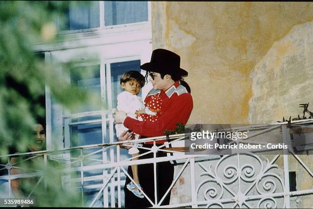 MICHAEL JACKSON AND LISA MARIE PRESLEY IN BUDAPEST