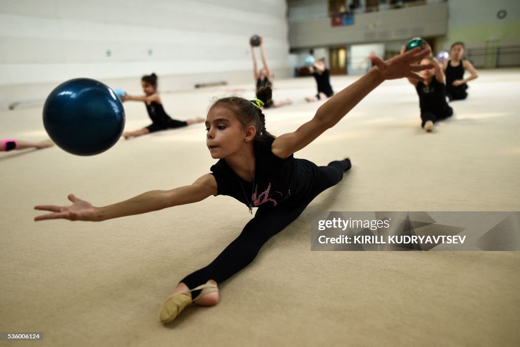 TOPSHOT-OLY-2016-RIO-RYTHMIC-GYMNASTIC-FEATURE