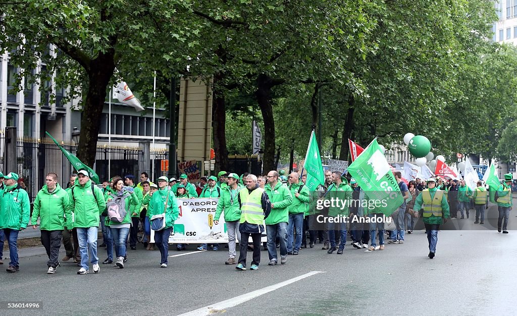 Public-sector workers strike in Brussels