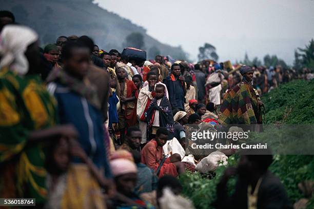 Exodus of refugees from Rwanda to Zaire, fleeing the civil war.