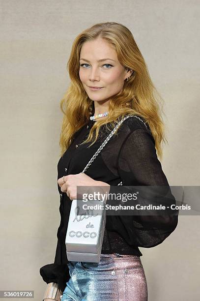 Clara Paget attends the Chanel show as part of the Paris Fashion Week Womenswear Spring/Summer 2015 on September 30, 2014 in Paris, France.