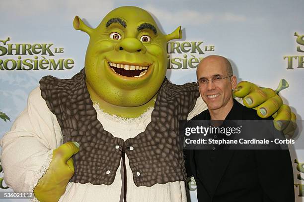 Jeffrey Katzenberg attends the premiere of "Shrek 3" in Paris.