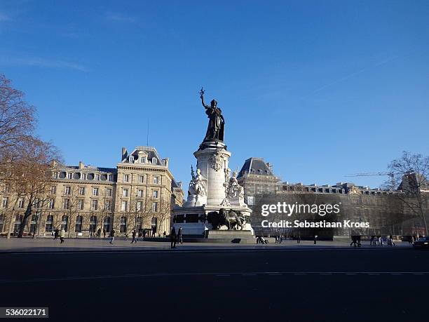 place de la république and monument, paris, france - place de la republique paris fotografías e imágenes de stock