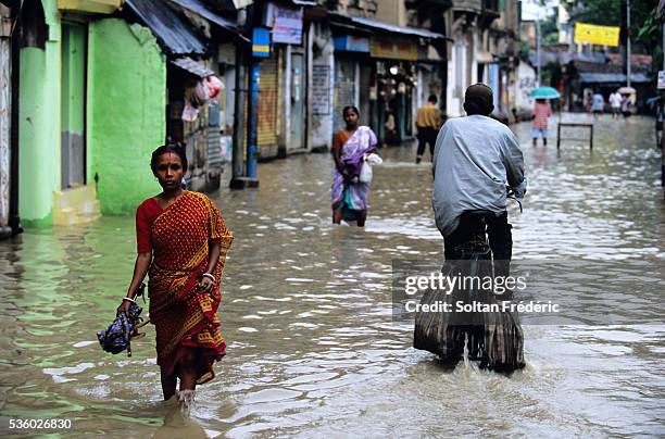 monsoon in calcutta - rainy season stock pictures, royalty-free photos & images