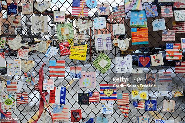 memorial near grouns zero - ground zero stock pictures, royalty-free photos & images
