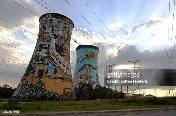 mural in soweto - soweto stock pictures, royalty-free photos & images