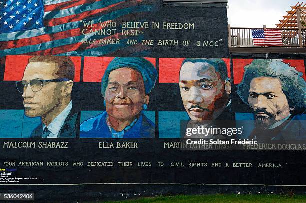 mural in philadelphia - black history in the us stock pictures, royalty-free photos & images