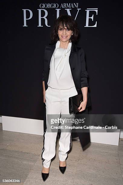 Juliette Binoche attends the Giorgio Armani Prive show as part of Paris Fashion Week Haute Couture Spring/Summer 2015 on January 27, 2015 in Paris,...