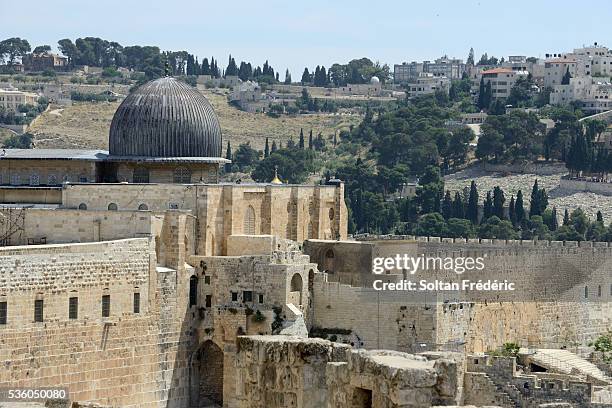 the al-aqsa mosque in jerusalem - al aqsa fotografías e imágenes de stock