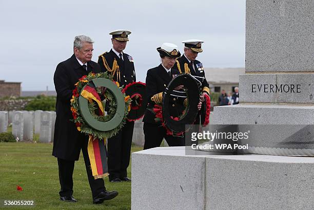 German President Joachim Gauck, Vice Admiral Sir Timothy Laurence, Princess Anne, Princess Royal and Admiral Sir Philip Jones lay wreaths during a...