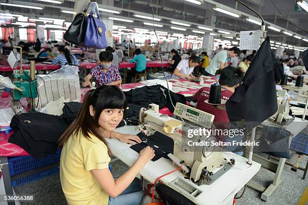 bags factory in shenzhen - 労働搾取 ストックフォトと画像