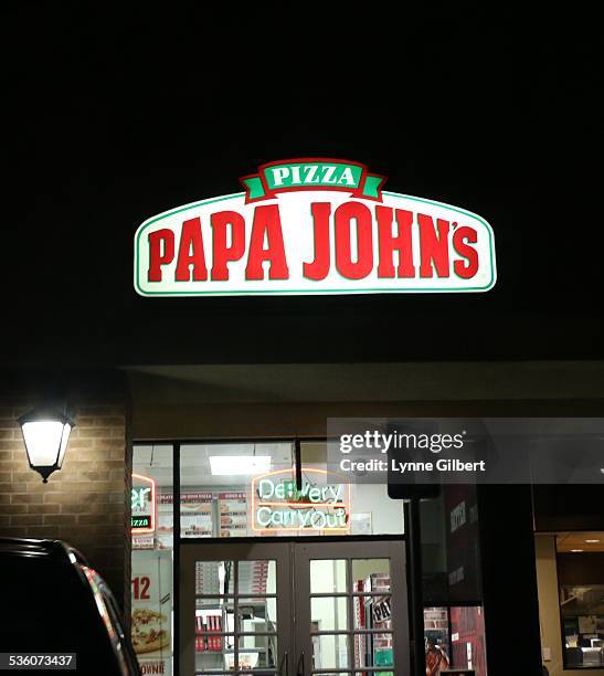 Papa Johns pizza retail sign in Thousand Oaks, CA