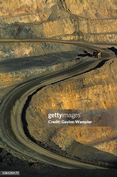 gold mine drive - gold mine stock pictures, royalty-free photos & images