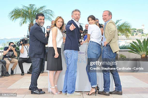 Alain Attal, Emmanuelle Bercot, Maiwenn, Vincent Cassel, Maiwenn and Etienne Comar attend the "Mon Roi" Photocall during the 68th Cannes Film Festival