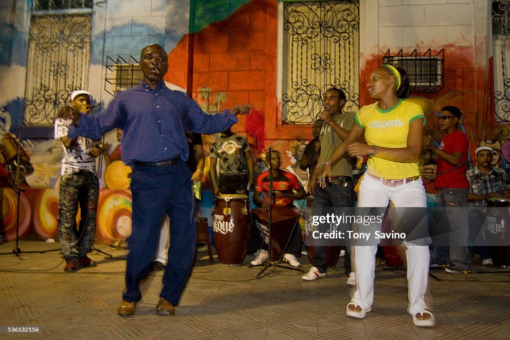 Cuba - Daily Life - Folkloric Dancers