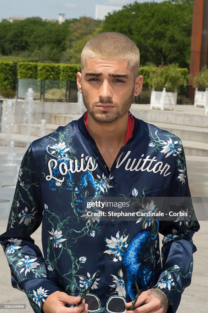 Singer Zayn Malik attends the Louis Vuitton Menswear Spring/Summer  Fotografía de noticias - Getty Images