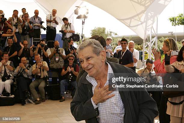 Egyptian director Youssef Chahine attends the photocall for "Alexandrie...New York" during the 57th Cannes Film Festival.