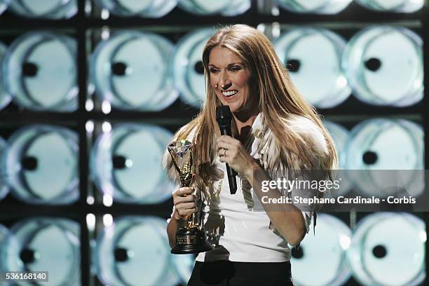 Canadian singer Céline Dion with her "Diamond Award" at the World Music Awards 2004 held at the Thomas and Mack Center in Las Vegas.