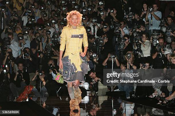 1,926 John Galliano Fashion Designer Stock Photos, High-Res Pictures, and  Images - Getty Images