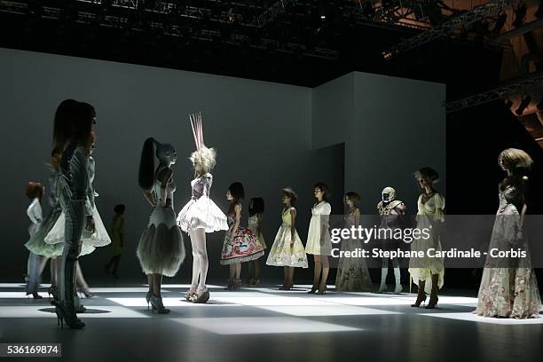 Models on the catwalk at the Alexander McQueen Spring-Summer 2005 ready-to-wear fashion collection, during the Paris Fashion Week.