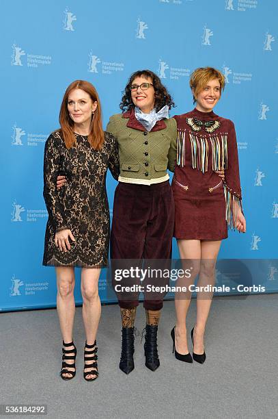 Actress Julianne Moore, US director Rebecca Miller and US actress Greta Gerwig attend the 'Maggie's Plan' photo call during the 66th Berlinale...