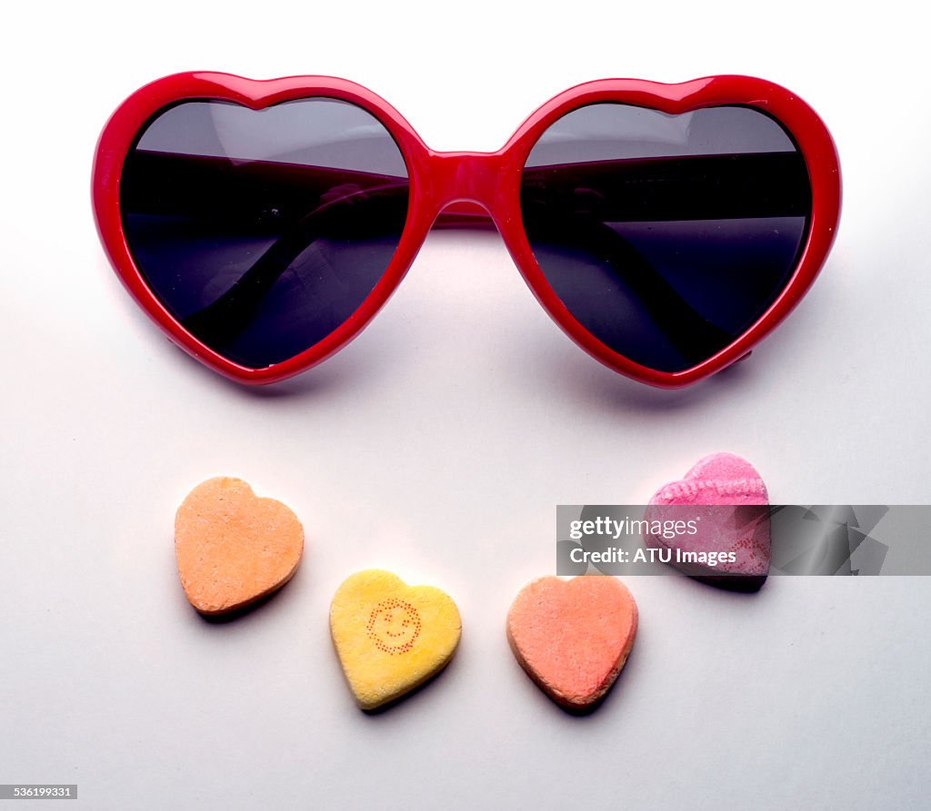 Valentine glasses and hearts