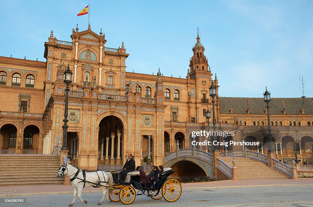 Horse and carriage in Plaza de Espana