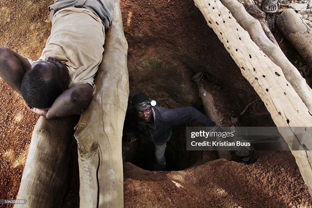 Ghana - Bolgatanga - Small community scale gold mining