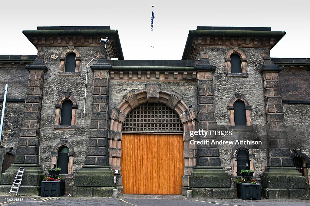 UK - HMP Wandsworth -Main Gate