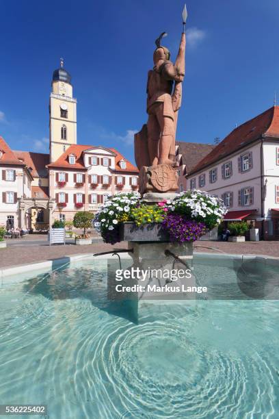 market square with twin houses and st. johannes baptist cathedral, bad mergentheim, taubertal valley, romantische strasse (romantic road), baden wurttemberg, germany, europe - bad mergentheim stock pictures, royalty-free photos & images