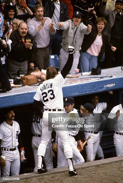 Outfielder Kirk Gibson of the Detroit Tigers salutes to the fans after hitting a three run homer off of Goose Gossage of the San Diego Padres in the...