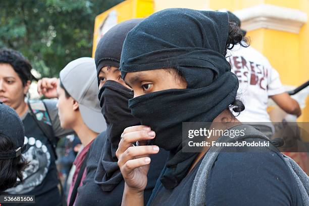 manifestação do gay mulheres - protestor mask - fotografias e filmes do acervo