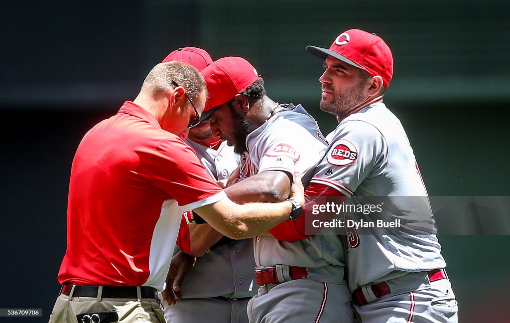 Cincinnati Reds v Milwaukee Brewers