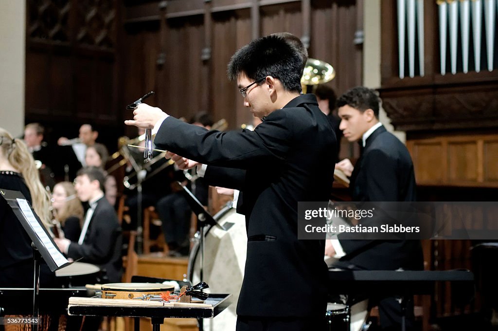 Philadelphia Sinfonia orquesta juvenil juega para concentrado de iglesia