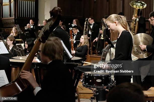 philadelphia sinfonia orchestra giovanile gioca per confezionato chiesa - orchestra foto e immagini stock