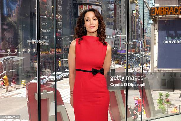 Jennifer Beals visits "Extra" at their New York studios at H&M in Times Square on June 1, 2016 in New York City.