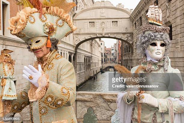 venetian couple - bridge of sigh stock pictures, royalty-free photos & images