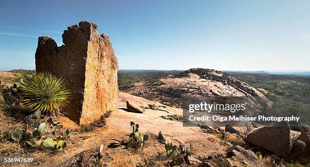 enchanted rock state park, texas - fredericksburg texas stock-fotos und bilder