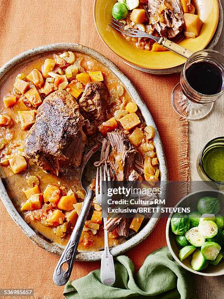 pulled beef pot roast - carne asada fotografías e imágenes de stock