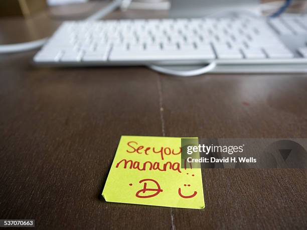 Sticky Notes Cursive 1,184 Cursive H Stock Photos, High-Res Pictures, and Images - Getty Images