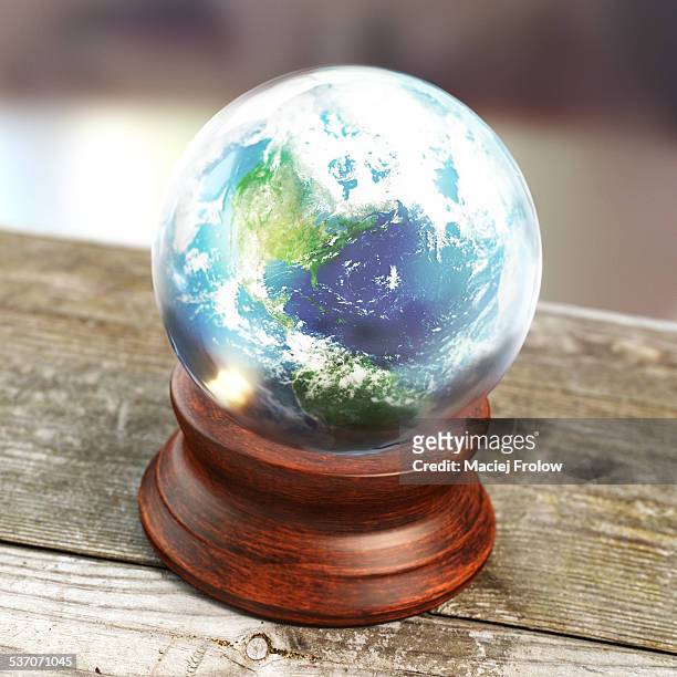 illustrations, cliparts, dessins animés et icônes de planet earth in a crystal ball - crystal ball