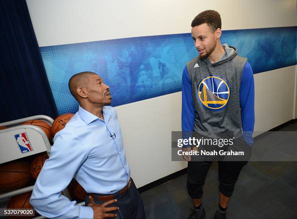 NBA Legend Muggsy Bogues chats with Stephen Curry of the Golden State ...