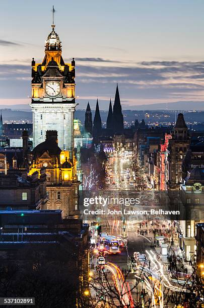 twilight, princes street, - westend foto e immagini stock