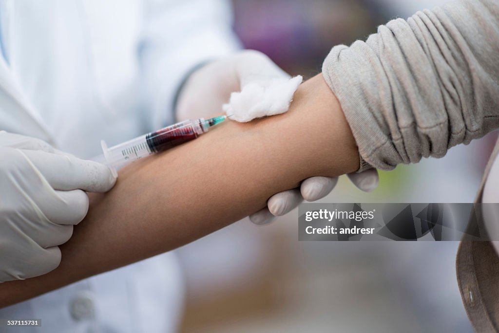 Mulher a doação de sangue